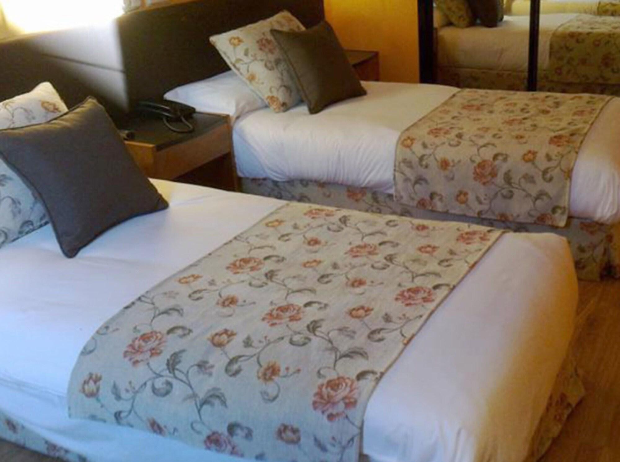 Aeropuerto Madrid Torre Hogar Premium Hotell Torrejón de Ardoz Exteriör bild