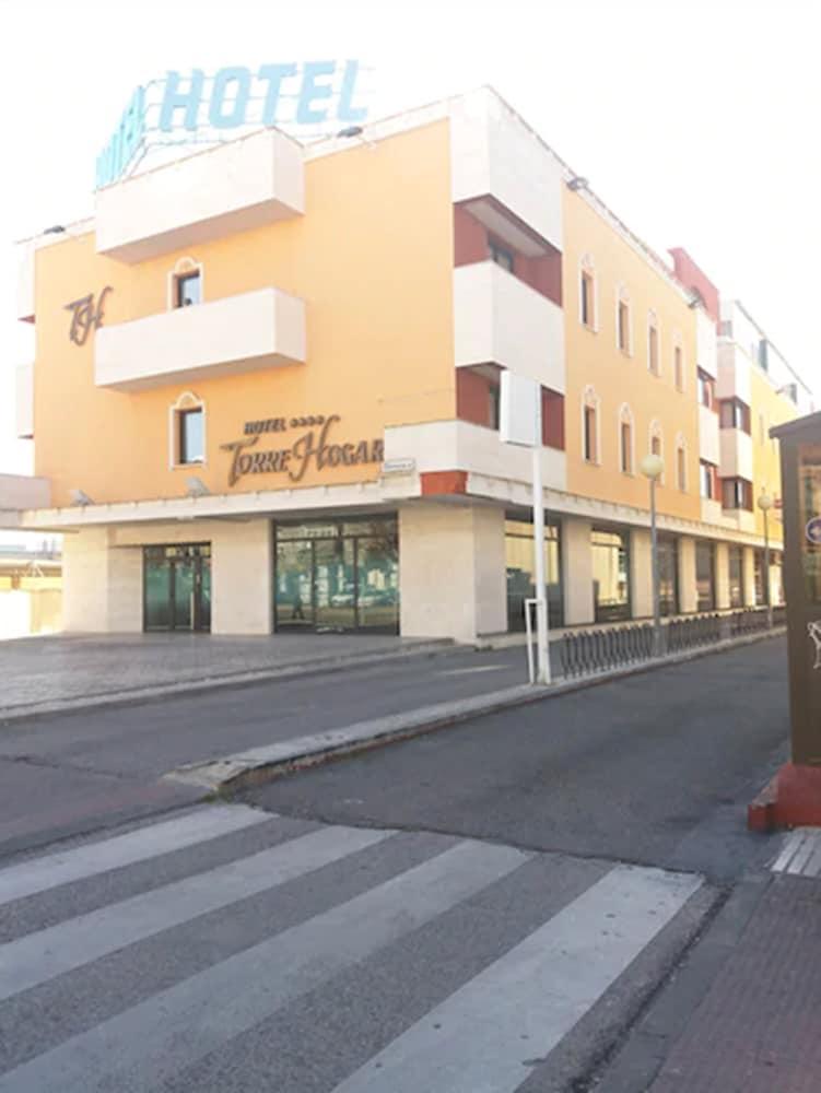 Aeropuerto Madrid Torre Hogar Premium Hotell Torrejón de Ardoz Exteriör bild
