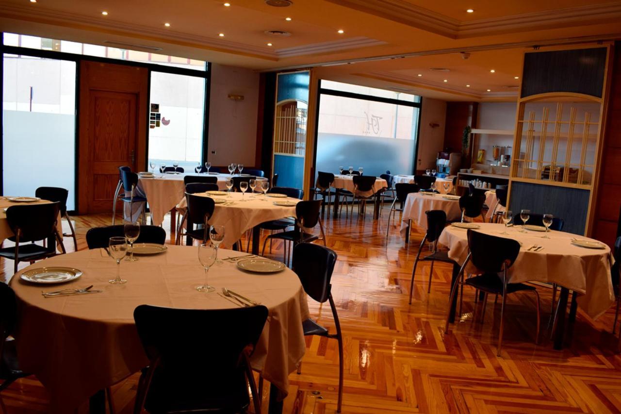 Aeropuerto Madrid Torre Hogar Premium Hotell Torrejón de Ardoz Exteriör bild